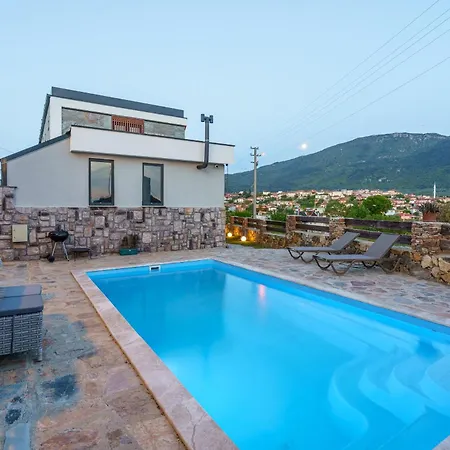 Villa Luxury Nature Near Ephesus With Heated Pool *